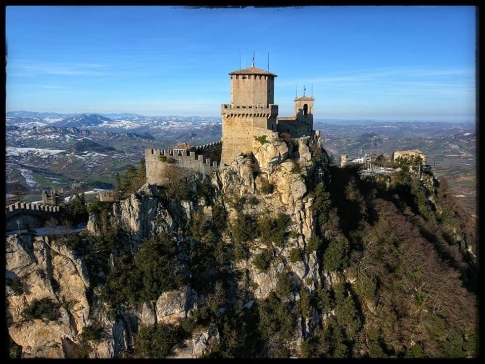 One Suite San Marino Exteriér fotografie